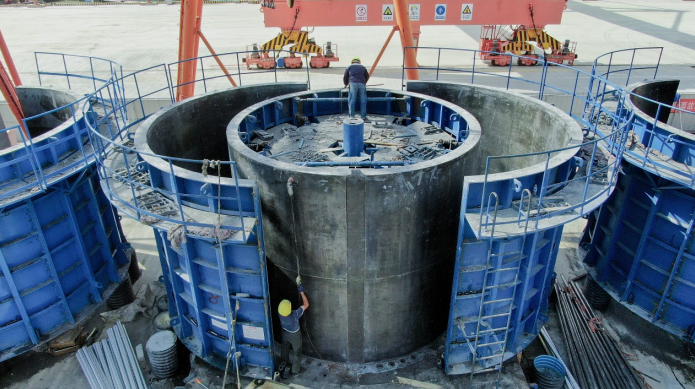 shanghai-fengling-renewables-achieves-milestone-with-the-worlds-first-180-meter-high-uhpc-hybrid-wind-tower-02.png